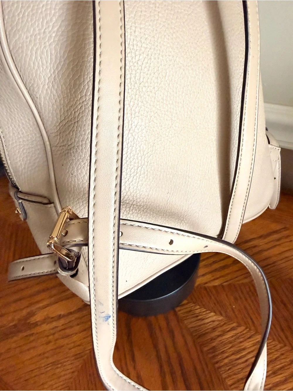 Michael Kors compact pebbled